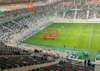 الأنصار يدعمون عناصر المنتخب المحلي عقب مباراة الجزائر غانا