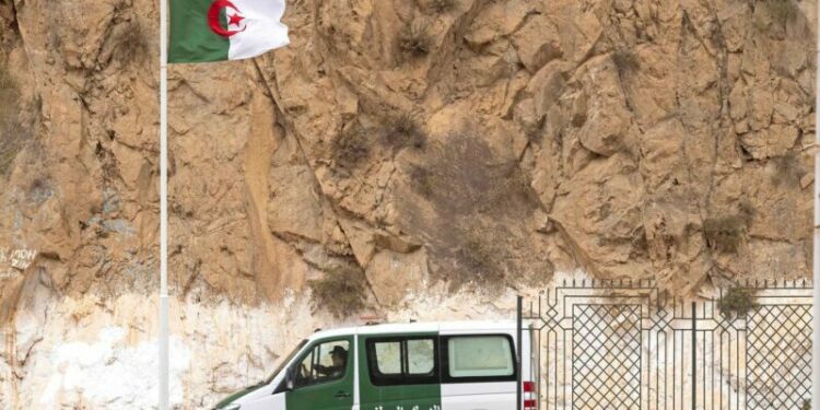 إحباط محاولات إدخال كميات من الكيف المعالج من المغرب