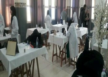 50 مشاركا في المسابقة الوطنية الجامعية للخط العربي والزخرفة
