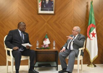 لعمامرة يستقبل رئيسي البرلمانين الإفريقي والأنديني