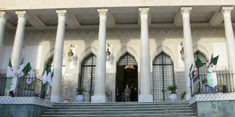 برامج تكوينية لفائدة القضاة