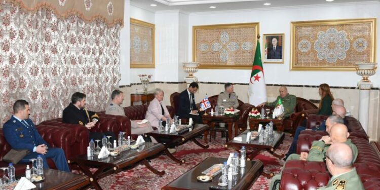 الفريق أول شنقريحة يستقبل مستشار أعلى للدفاع البريطاني