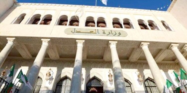 تنصيب محاكم تجارية متخصصة في 12 ولاية