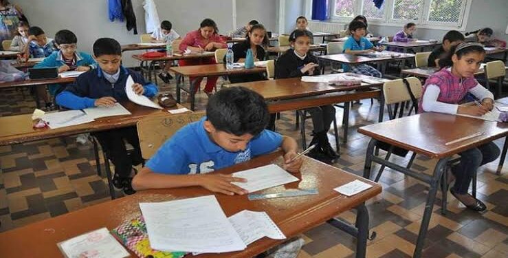 مشاركة تلاميذ الخامسة ابتدائي في امتحان التقييم إلزامية للانتقال للمتوسط