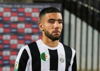 قندوسي يوقع للاهلي المصري