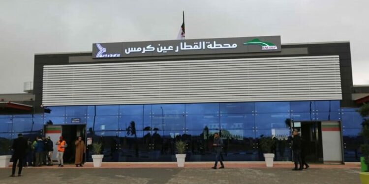 قطار فرندة – عين كرمس – سعيدة حيز الخدمة (صور)
