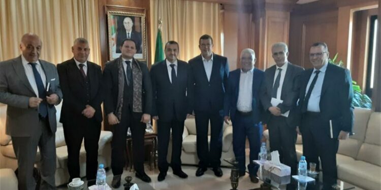 عرقاب يستقبل وفد فيدرالية صناعة الحجارة والمواد المعدنية