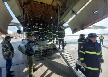 فريق الحماية المدنية الجزائري يصل حلب