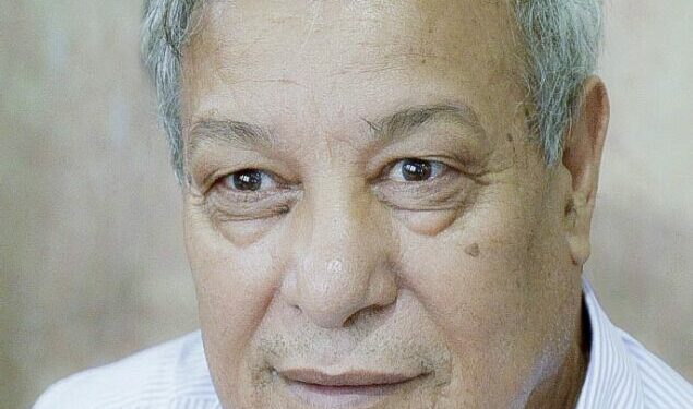 “العين و الأذن” كتاب جديد حول اللغة الوسيطة في المسرح الجزائري