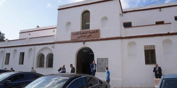 ستينية الاستقلال.. اهتمام بالغ بالتكوين في الفنون