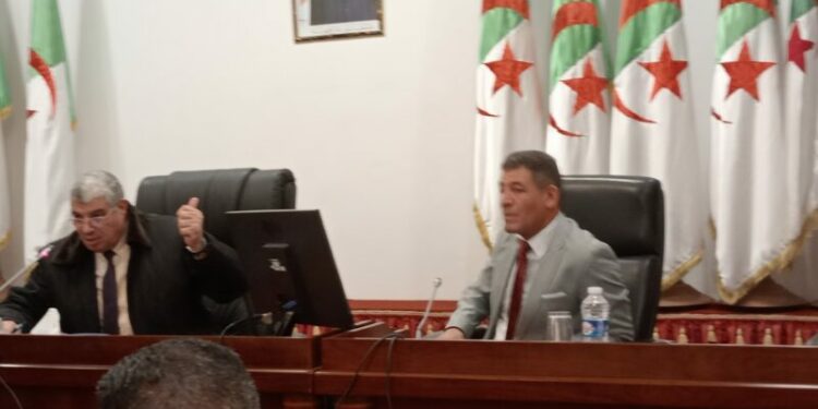 اللجنة البرلمانية تعاين المناطق الصناعية بسيدي بلعباس