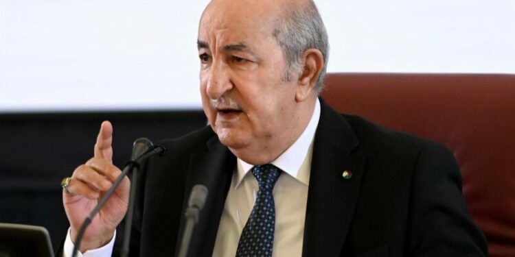 الرئيس تبون يجدد التزامه بمساعدة الشباب