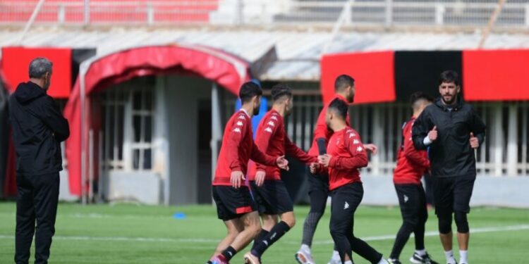 تدريبات اتحاد الجزائر بملعب عمر حمادي