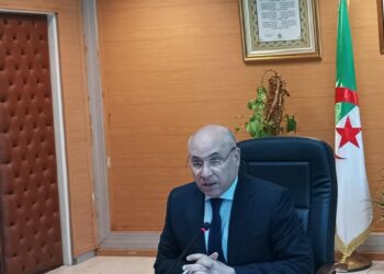 زيتوني يؤكد ضرورة تطوير شبكة توزيع السميد والفرينة