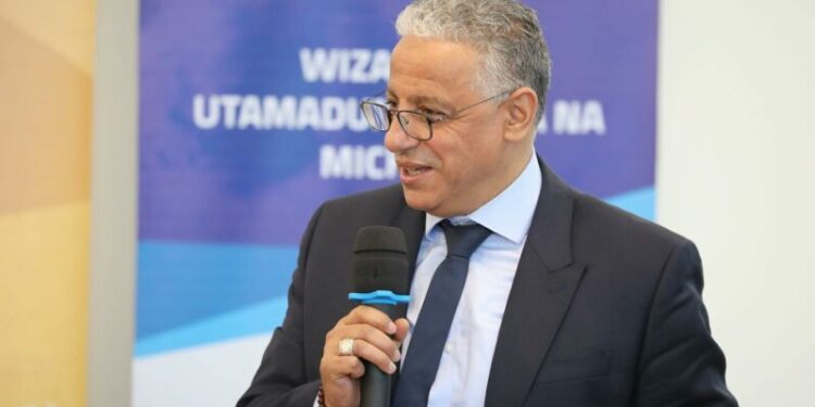 عادل عمروش مدرب لمنتخب تنزانيا