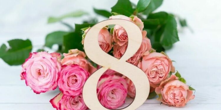 عيدكُنّ.. أنتنّ عيدُه..