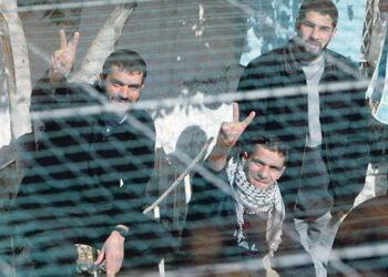 فلسطينيون يواصلون “العصيان الجماعي” في سجون الاحتلال