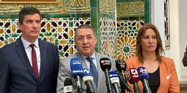 وزير الداخلية يؤكد ضرورة تسريع وتيرة إنجاز المشاريع بالعاصمة