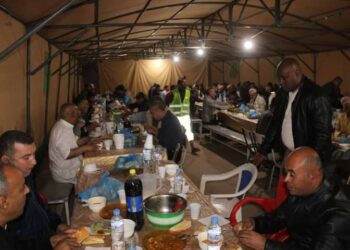 إقبال كبير على مطاعم عابري السبيل بمداخل النعامة