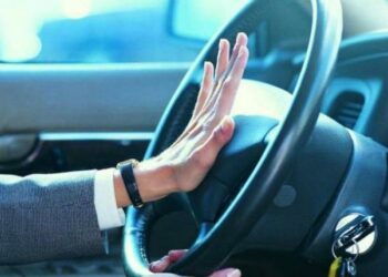 استعمال منبه السيارة دون ضرورة مخالفة.. هذه عقوبتها