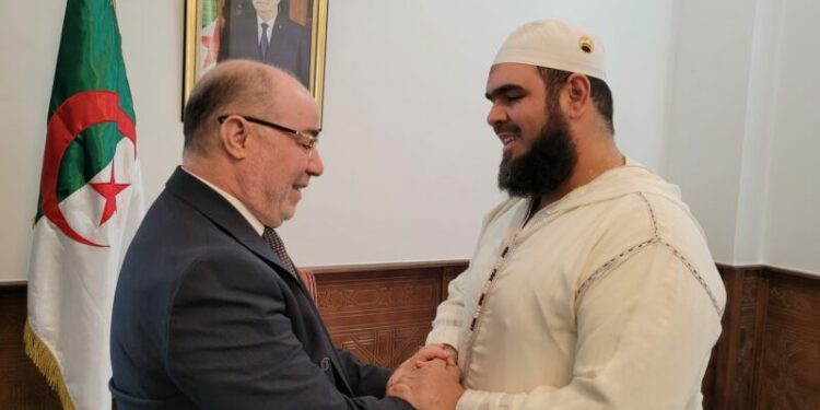 بلمهدي يستقبل الشيخ مهساس
