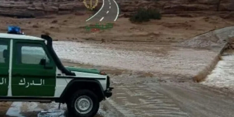 تقلبات جوية.. طرق مقطوعة في 4 ولايات