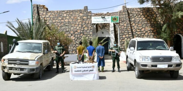 الجيش يوقف قُطّاع طرق بتمنراست