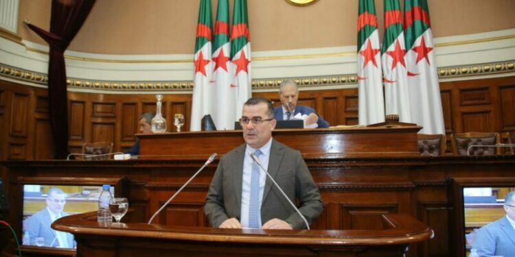 بن طالب: إصلاح قوانين علاقات العمل ضروري