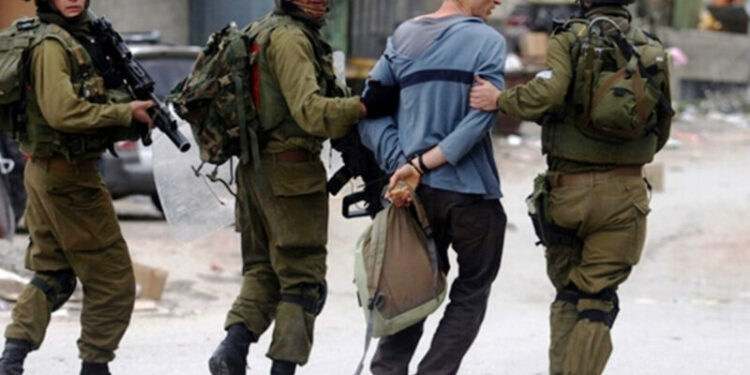 اعتقالات واعتداءات في مناطق عديدة بفلسطين