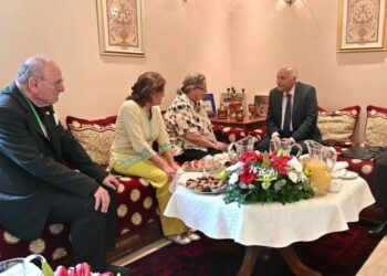 عطاف يزور أرملة مصور الثورة التحريرية لابيدوفيتش