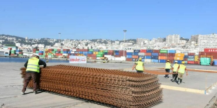 وزير النقل يتفقد أشغالا بميناء الجزائر