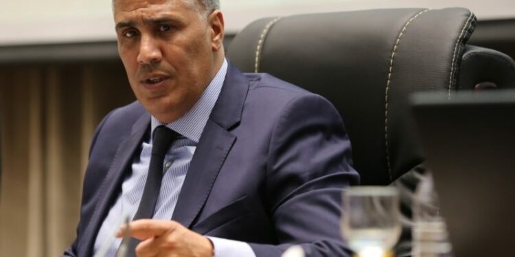 وزير السكن يتحادث مع نظيره الصيني