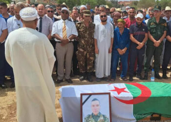 تشييع جنازة شهيد الواجب عريف أول بن حميد صالح بالشلف