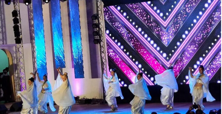 انطلاق المهرجان الثقافي الدولي للرقص الشعبي بسيدي بلعباس