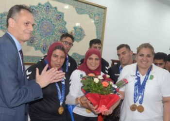 حماد يستقبل وفد منتخب ذوي الهمم