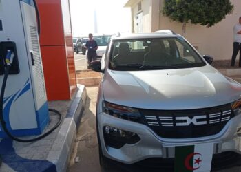 تدشين أول محطة شحن سيارات كهربائية بالجزائر