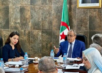 عون يحث على اعتماد عقود النجاعة لتحسين الخدمات