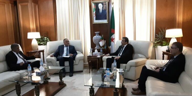 عرقاب يستقبل برلمانيين عن الأغواط