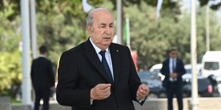 الرئيس تبون يعزي في وفاة العميد رشيد حراث