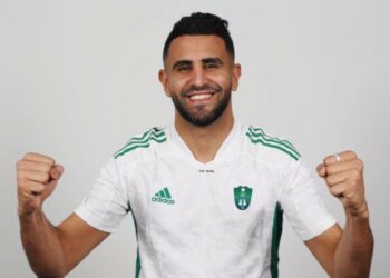 محرز ينافس رونالدو على جائزة أفضل لاعب في السعودية
