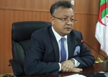 وزير التعليم العالي يزور مركز تنمية الطاقات المتجددة ببوزريعة