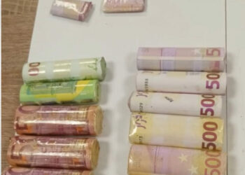 إحباط محاولة تهريب 245 ألف أورو بكل من مطار الجزائر ووهران