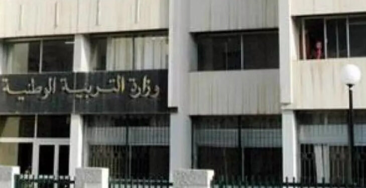الإداريون يستأنفون عملهم اليوم