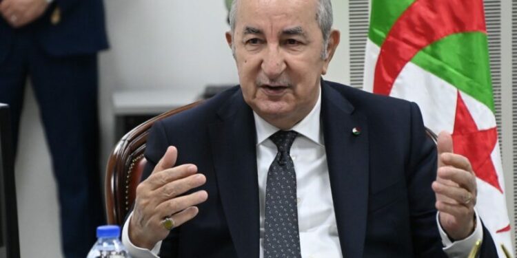 الرئيس تبون: الجزائر تواصل الانجازات بفضل سواعد ابنائها