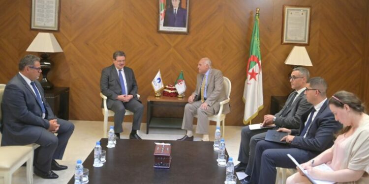 عطاف يستقبل الأمين العام لمنتدى الدول المصدرة للغاز