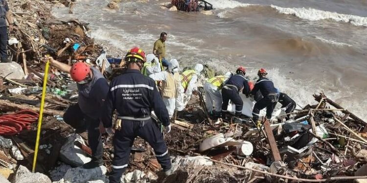 الحماية المدنية تنتشل 137 جثة في درنة الليبية (حصيلة)