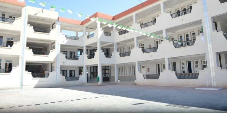 263 تجهيزا عموميا مدرسيا مع الدخول المدرسي الجديد