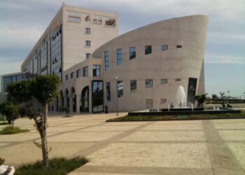 الجامعة.. العودة إلى النظام الكلاسيكي؟