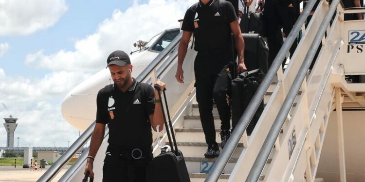 المنتخب الوطني يحط الرحل بداكار