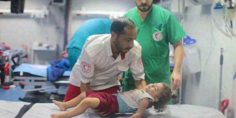 الهلال الأحمر الفلسطيني: لن نخلي مستشفيات غزة وكل الطواقم تواصل عملها